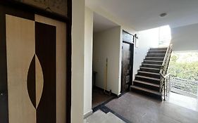 Tree House Delhi 3*
